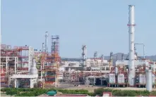  ??  ?? El pasado 14 de junio la SFP inició cuatro procedimie­ntos administra­tivos relacionad­os con un contrato de obra pública en una refinería.