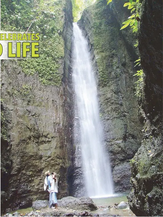  ??  ?? Walang Langit waterfalls in Gloria, Oriental Mindoro