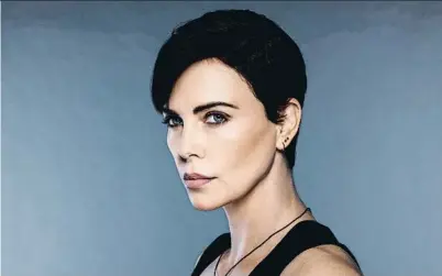  ?? . ?? Charlize Theron interpreta a una guerrera inmortal en su última película,
La vieja guardia