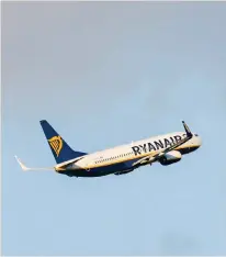  ?? ?? Για την οικονομική χρήση που ολοκληρώνε­ται τον Μάρτιο, η Ryanair αναμένει κέρδη 5% χαμηλότερα σε σχέση με τις αρχικές εκτιμήσεις.