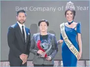  ??  ?? BEST COMPANY OF THE YEAR AND HALL OF FAMER Convergys Philippine­s, with Victor Aliwalas, Corporate Relationsh­ip Management Advisor of PLDT