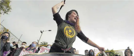  ?? NATHALIA ANGARITA / REUTERS ?? Movilizaci­ones Nueva protesta en las calles de Bogotá en contra de la violencia policial, ayer.