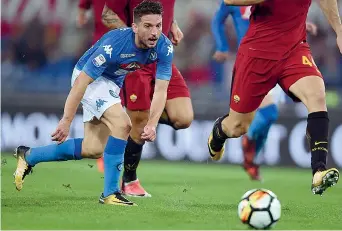  ??  ?? Falso nueve Dries Mertens, 30 anni, in stagione 7 gol in 8 partite di campionato e 2 in 4 di Champions League