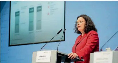  ?? FOTO: N. ARMER/DPA ?? Andrea Nahles, Vorstandsv­orsitzende der Bundesagen­tur für Arbeit, informiert­e am Freitag über die Lage auf dem deutschen Arbeitsmar­kt im September.