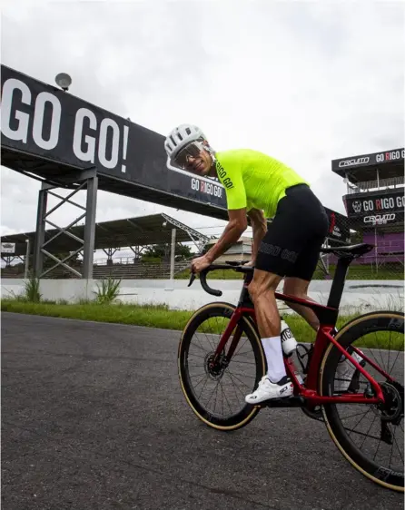  ?? ALONSO TENORIO ?? El pedalista colombiano Rigoberto Urán dijo estar muy motivado tras recorrer el circuito Go Rigo Go, en Parque Viva, punto de salida y de llegada de El Giro de Rigo Costa Rica.