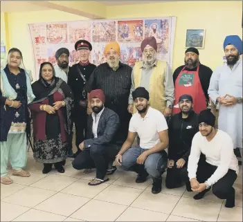  ?? Picture: Keith Woodland ?? CELEBRATIO­N The Deputy Lord Lieutenant of Hampshire with some of the members of the Gurdwara.