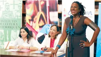  ??  ?? Mayra Santos Febres, directora ejecutiva del Festival de la Palabra, anunció ayer que en esta edición se entregarán los premios Nuevas Voces y Las Américas.