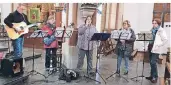  ?? FOTO: HEKO ?? Die Band The Headless aus Kerken spielte während der Wort-Gottes-Feier.