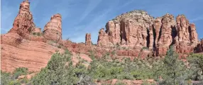  ?? MARE CZINAR/SPECIAL TO USA TODAY NETWORK ?? Sandstone spires surround Chicken Point, a short hike off the Little Horse Trail in Sedona, Ariz.
