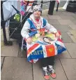  ?? Picture: AFP ?? Royal fan John Loughery sits in Windsor waiting for news of the imminent arrival of the royal baby.