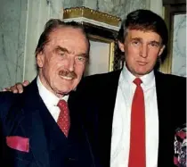  ??  ?? Père et fils en 1991. Fred Trump a aidé Donald à démarrer sa carrière dans l’immobilier et en politique.