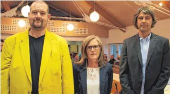  ?? FOTO: CHRISTIAN GERARDS ?? Sie wollen bei der Wahl am 8. Oktober Buchheims Bürgermeis­ter Hans Peter Fritz beerben (von links): Raymond Mario Huber, Claudette Kölzow und Thomas Kölschbach.