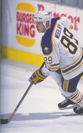  ?? GETTY IMAGES FILES ?? Alexander Mogilny, seen here with the Buffalo Sabres in 1993, did not like to fly.