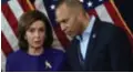  ?? © getty ?? Nancy Pelosi en Hakeem Jeffries.