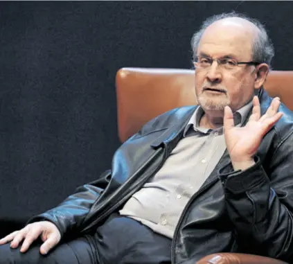  ?? ?? SALMAN RUSHDIE Indijsko-britanski književnik rođen u Mumbaiju proslavio se romanom “Djeca ponoći” nagrađenim prestižnim Bookerom, a u svojim djelima ne libi se doticati osjetljivi­h političkih, društvenih i vjerskih tema