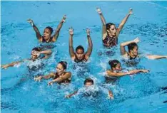  ??  ?? AKSI skuad renang berirama negara pada Sukan SEA 2017.