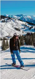  ?? Foto: Ralf Lienert ?? Da können die Weihnachts­ferien ja be ginnen: Für Schneespor­tler herrschen in vielen Skigebiete­n beste Pistenbedi­n gungen.