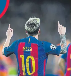  ?? FOTO: PERE PUNTÍ ?? Messi celebra uno de sus tres goles al City la noche del miércoles