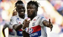  ?? (Photo AFP) ?? Bertrand Traoré et Maxwel Cornet ont scellé le succès lyonnais.