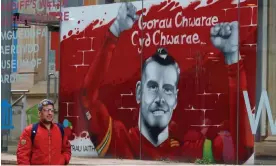  ?? Fairclough/Getty Images ?? A painting of Wales captain Gareth Bale in Cardiff on 8 November. Photograph: Huw