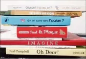  ?? (DR) ?? Les participan­ts ont fait preuve d’imaginatio­n en associant différents titres de livres.