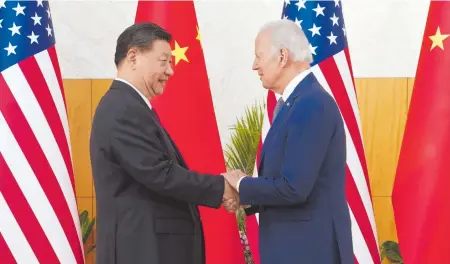  ?? REUTERS COMUNICADO ?? Después de darse la mano y sonreír ante las cámaras, Xi y Biden estuvieron reunidos más de tres horas