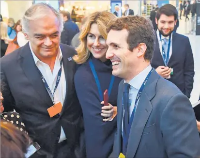  ?? EFE ?? Pablo Casado y el vicepresid­ente primero del PP en el Parlamento Europeo, Esteban González Pons, ayer, en Helsinki.