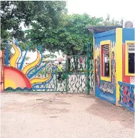  ?? PHOTO BY MARK TITUS ?? The closed gates at Aqua Sol Beach Park in Montego Bay, St James, last Thursday.