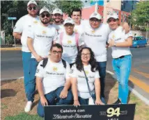  ??  ?? Al frente, Javier Morales Casanova y Alejandra Montes Cortés; en medio, Mauricio Chacón Ku y Alondra Canché Sánchez, y detrás, Vicente Márquez Montalvo, Mario Vargas Torres, Alberto Keb Gorocica, Armando Meseta Cab y Braulio Crespo Solís