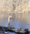  ??  ?? SATISFYING Fly fishing is more fun with your own ties