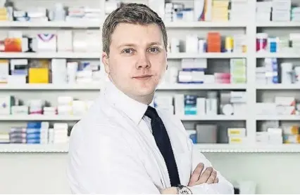  ??  ?? Here to help Chris Johnstone, who works as a community pharmacist across Lanarkshir­e, is a “Meet the Experts” profession­al