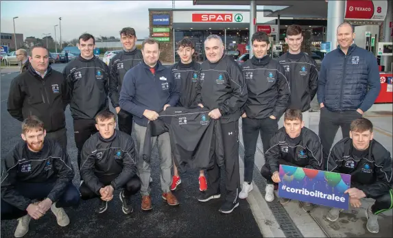  ?? Photo by Joe Hanley ?? Sean Hennessy, manager of Corrib Oil, Tralee, who presented Liam Brosnan, manager of IT Tralee senior football team, with new set of training tops on behalf of the senior team.