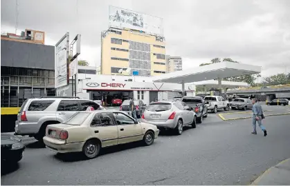  ?? Foto cortesía Rafael Urdaneta ?? LAS Colas no CESAN En Táchira pese A plan DE Contingenc­ia Aplicado por la MESA DE Combustibl­e./