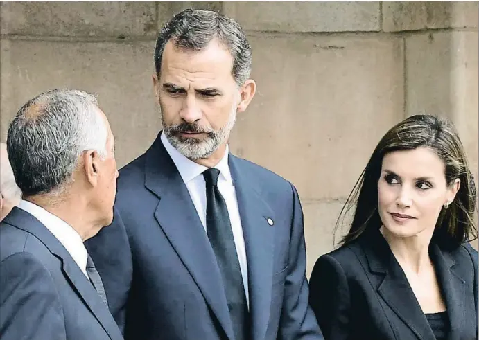  ?? JAVIER SORIANO / AFP ?? Jefes de Estado. El presidente de Portugal, Marcelo Rebelo de Sousa, junto a los Reyes, don Felipe y doña Letizia, ayer en la Sagrada Família