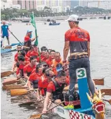  ?? NICOLA LONGOBARDI/THE NEW YORK TIMES ?? The visually impaired Darkness Fighters team raced at this year’s Dragon Boat Festival in Hong Kong.