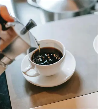  ?? — Photo via pexels.com ?? Many coffee lovers are now willing to spend more to buy a home coffee machine so that they can enjoy their drinks according to their tastes.