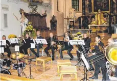  ?? FOTO: KARLHEINZ KIRCHMAIER ?? Das Blasmusik-Ensemle „Musica festiva“spielt in der Meßkircher Kirche St. Martin.