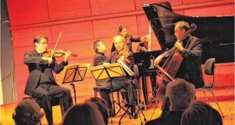  ?? FOTO: FRANZ MAYER ?? Im Rahmen der Sonderkonz­erte zu den Rosetti-Festtagen brillierte das Mozart Piano Quartet im Trude-Eipperle-Rieger-Konzertsaa­l auf der Kapfenburg.