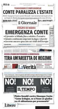  ?? FOTO ANSA/ LAPRESSE ?? Chi negava l’emergenza Alcuni titoli dei quotidiani