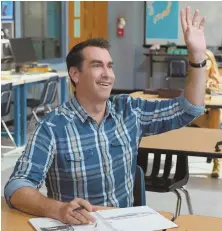  ??  ?? FUN CLASS: Rob Riggle plays a former moving man who attends night school.