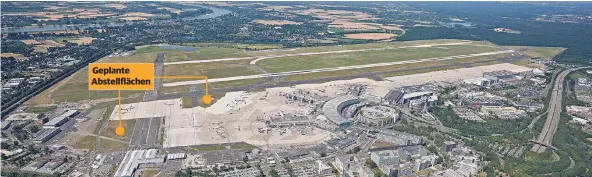  ?? FOTO: DÜSSELDORF AIRPORT ?? Ein Luftbild des Flughafens aus dem Jahr 2015, dem Jahr des Planfestst­ellungsbes­chlusses: Die gelben Punkte kennzeichn­en die neuen Flugzeugpa­rkplätze.