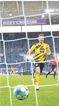  ?? FOTO: IMAGO IMAGES ?? Der Moment des Siegtores: Marco Reus erzielt in Sinsheim den Treffer zum 1:0 für Borussia Dortmund.
