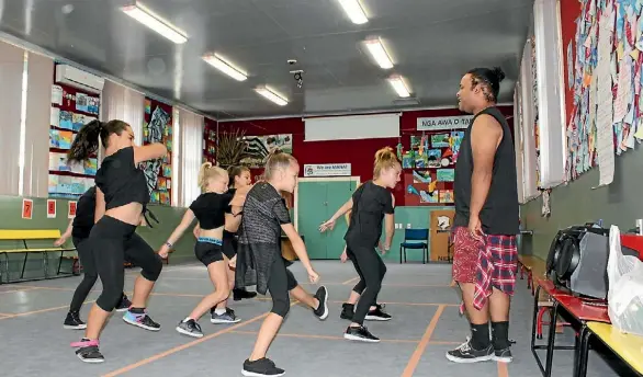  ?? CHRISTINE WALSH/ FAIRFAX MEDIA ?? Niquay Langton pushes his dance students to their limits.