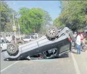  ?? SANJEEV KUMAR/HT ?? (Left) A badly damaged vehicle after it was hit by a Milkfed tanker in Talwandi Sabo, leading to the death of four of its occupants; and an SUV that overturned after the tanker rammed into it after the mishap.