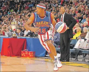  ?? PHOTO SUBMITTED/HARLEM GLOBETROTT­ERS ?? Buckets Blakes of the Harlem Globetrott­ers is pictured in action. The Harlem Globetrott­ers will be in Sydney on Wednesday as part of their 2017 World Tour.