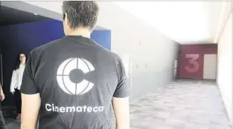  ??  ?? VUELTA.
El complejo de salas de Cinemateca Uruguaya de Bartolomé Mitre está preparado para volver