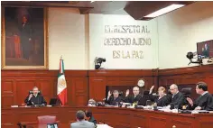  ??  ?? Postura. La SCJN revisa el tema del mandato de los magistrado­s.