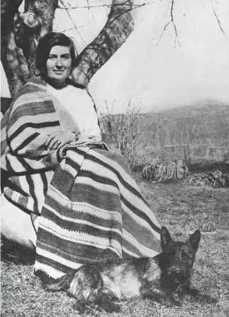  ?? Photos by Getty Images | Bettmann Archive ?? Mabel Dodge Luhan’s home in Taos, N.M., was a place where writers and artists gathered.