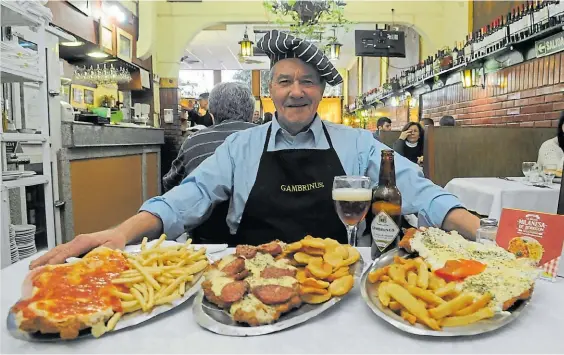  ?? DIEGO DÍAZ ?? “A la española”. Entre la napolitana y la a la suiza, está esa opción de Gambrinus, un clásico de Chacarita. Tiene chorizo colorado.