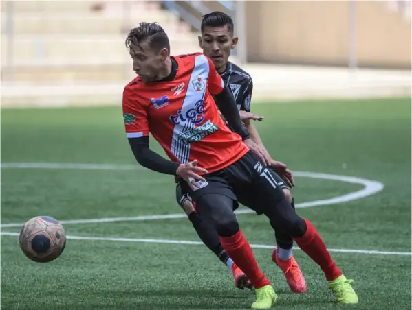  ?? CORTESÍA ?? El costarrice­nse Paolo Jiménez destaca en el fútbol de Bolivia con el Nacional Portosí, club en el que es titular.